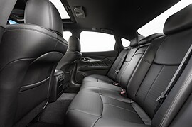 Infiniti M (Y51, 2010 - 2014 г.в.): Задние сиденья, вид вдоль салона
