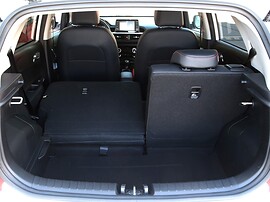 KIA Picanto хэтчбек 5-дв. 1.2 AT Prestige: Багажник с частично сложенным сиденьем