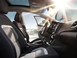 KIA Ceed хэтчбек 5-дв. 1.6 AT Prestige: Передние сиденья с открытой дверью