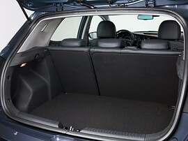 KIA Ceed хэтчбек 5-дв. 1.6 AT Prestige: Багажник с поднятыми задними сиденьями