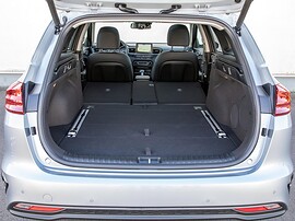 KIA Ceed универсал (III поколение, 2018 - 2021 г.в.): Багажник со сложенными задними сиденьями