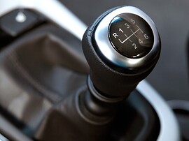 KIA Soul 1.6 MT Classic: Рычаг механической коробки