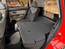 KIA Soul 1.6 MT Classic: Багажник со сложенными задними сиденьями