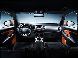 KIA Sportage (III поколение, 2010 - 2014 г.в.): Салон с заднего ряда