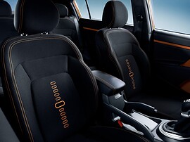 KIA Sportage (III поколение, 2010 - 2014 г.в.): Передние сиденья и подлокотник