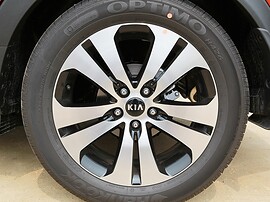 KIA Sportage (III поколение, 2010 - 2014 г.в.): Крупный план колесного диска