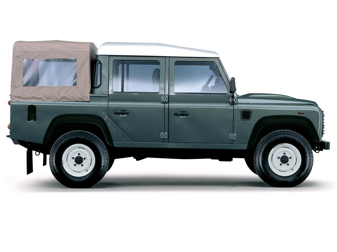 Land Rover Defender 110 пикап (I поколение, 1983 - 2007 г.в.): Профиль в студии