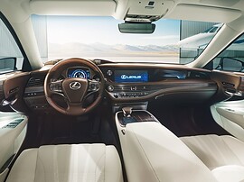 Lexus LS 3.5 AWD AT Executive: Передняя часть салона