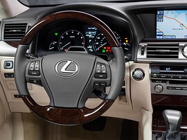 Lexus LS 4.6 AT 460L (Exclusive 5): Руль и приборная панель, бежевая кожа