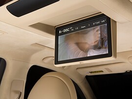 Lexus LS 4.6 AT 460L (Exclusive 5): Экран развлечений на потолке