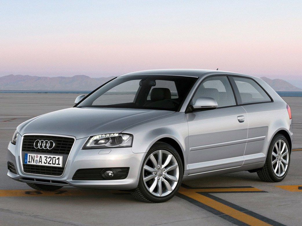 Audi A3 хэтчбек 3-дв. (8P 2-й рестайлинг, 2008 - 2012 г.в.): вид спереди сбоку