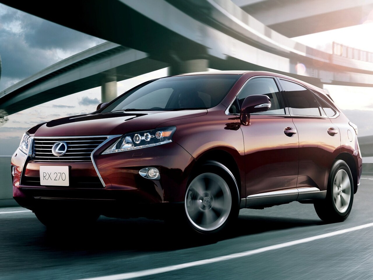 Lexus RX (III поколение рестайлинг, 2012 - 2015 г.в.): Вид спереди сбоку под мостом