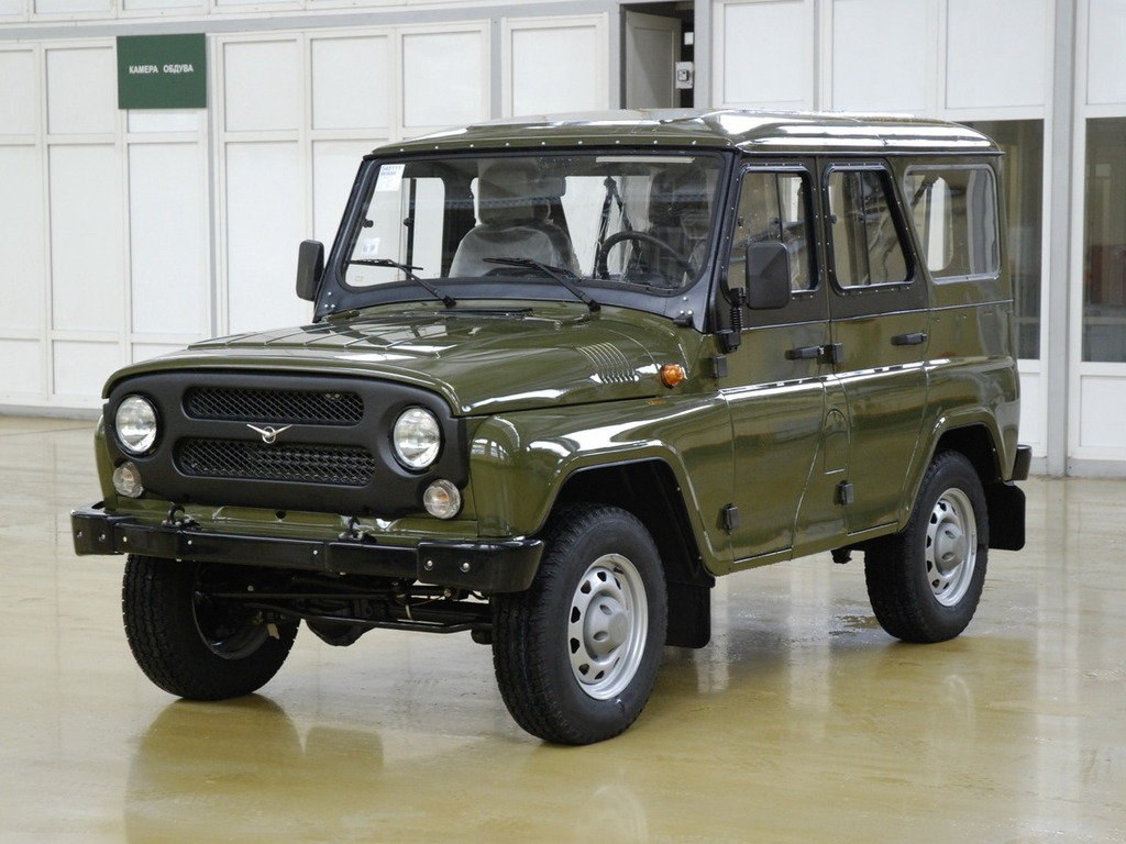 УАЗ 469 (I поколение, 1972 - 2011 г.в.): вид спереди сбоку