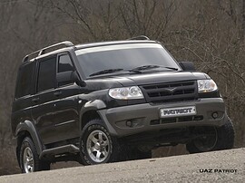 УАЗ Patriot 2.3d MT Comfort: вид спереди сбоку