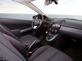 Mazda 2 1.3 MT Direct: салон