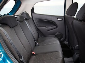 Mazda 2 1.3 MT Direct: заднее сиденье