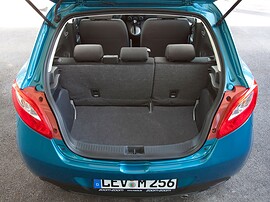 Mazda 2 1.3 MT Direct: багажник