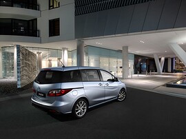 Mazda 5 (III поколение, 2010 - 2015 г.в.): вид сзади сбоку