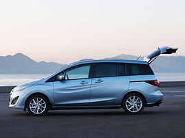 Mazda 5 (III поколение, 2010 - 2015 г.в.): багажник, открыта задняя дверь