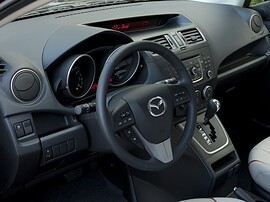 Mazda 5 (III поколение, 2010 - 2015 г.в.): панель приборов