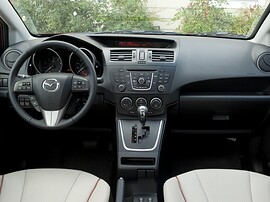 Mazda 5 (III поколение, 2010 - 2015 г.в.): салон