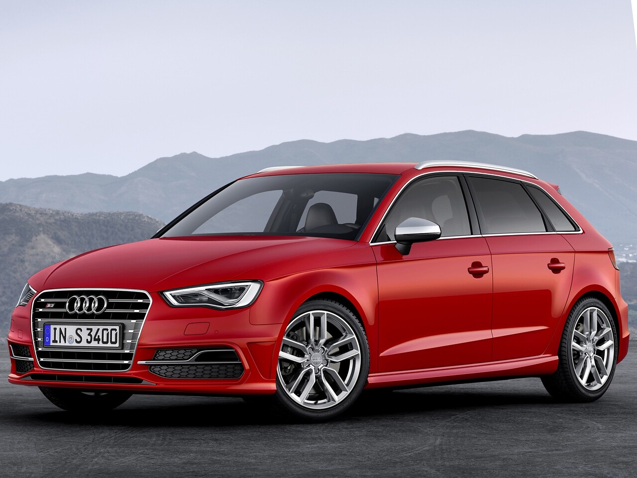 Audi S3 Хэтчбек 5-дв. (8V, 2013 - 2016 г.в.): вид спереди сбоку