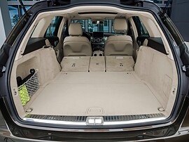 Mercedes-Benz C-Класс универсал 1.6 AT C180: Багажник со сложенными задними сиденьями