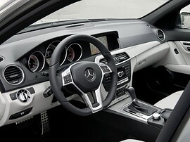 Mercedes-Benz C-Класс универсал (S204 рестайлинг, 2011 - 2014 г.в.): Салон, вид на руль и приборную панель