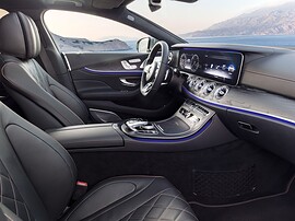 Mercedes-Benz CLS-Класс (C257, 2018 - 2021 г.в.): Салон с синей подсветкой, вид спереди