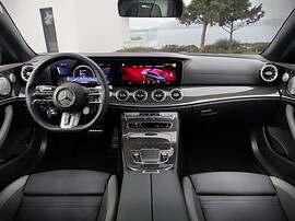 Mercedes-Benz E-Класс купе 2.0 AT Sport (E 300): Салон, вид спереди