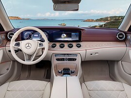 Mercedes-Benz E-Класс кабриолет 3.0 4MATIC AT E53 AMG: Салон бордового кабриолета, вид спереди
