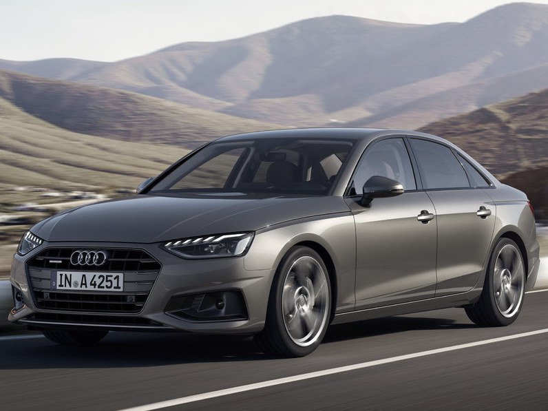 Audi A4 седан 2.0 AT Базовая (40 TFSI): вид спереди сбоку