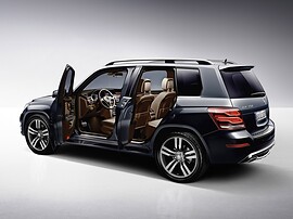 Mercedes-Benz GLK-Класс 2.2 CDI AT 220: Три четверти сзади с открытыми дверями