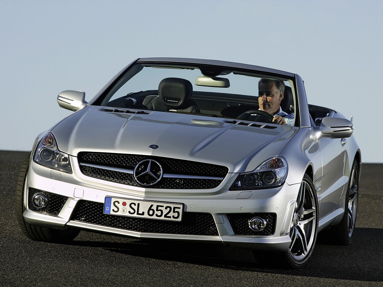 Mercedes-Benz SL-Класс AMG (R230, рестайлинг, 2008 - 2012 г.в.): Три четверти спереди с открытым верхом