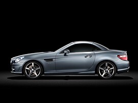 Mercedes-Benz SLK-Класс 1.8 AT 250: Профиль с закрытой крышой в студии