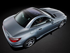 Mercedes-Benz SLK-Класс 1.8 AT 250: Три четверти сзади с панорамной крышой