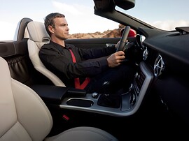 Mercedes-Benz SLK-Класс 1.8 AT 250: Водитель в салоне