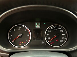 Mitsubishi L200 (V поколение, 2015 - 2019 г.в.): Крупный план приборной панели