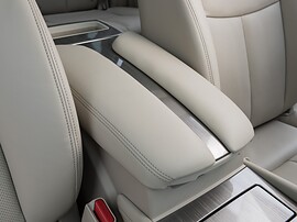 Nissan Murano (III поколение, 2016 - 2022 г.в.): Передний подлокотник в бежевой коже