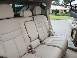 Nissan Murano (III поколение, 2016 - 2022 г.в.): Задний ряд бежевых кожаных сидений