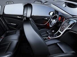 Opel Astra хэтчбек 5-дв. 1.4 MT Essentia: салон, вид с задней двери