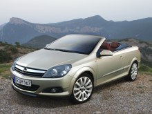 Opel Astra кабриолет: вид спереди и сбоку, крыша сложена, горная дорога