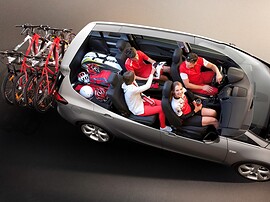 Opel Zafira 1.4 Turbo AT Cosmo: схема перевозки велосипедов