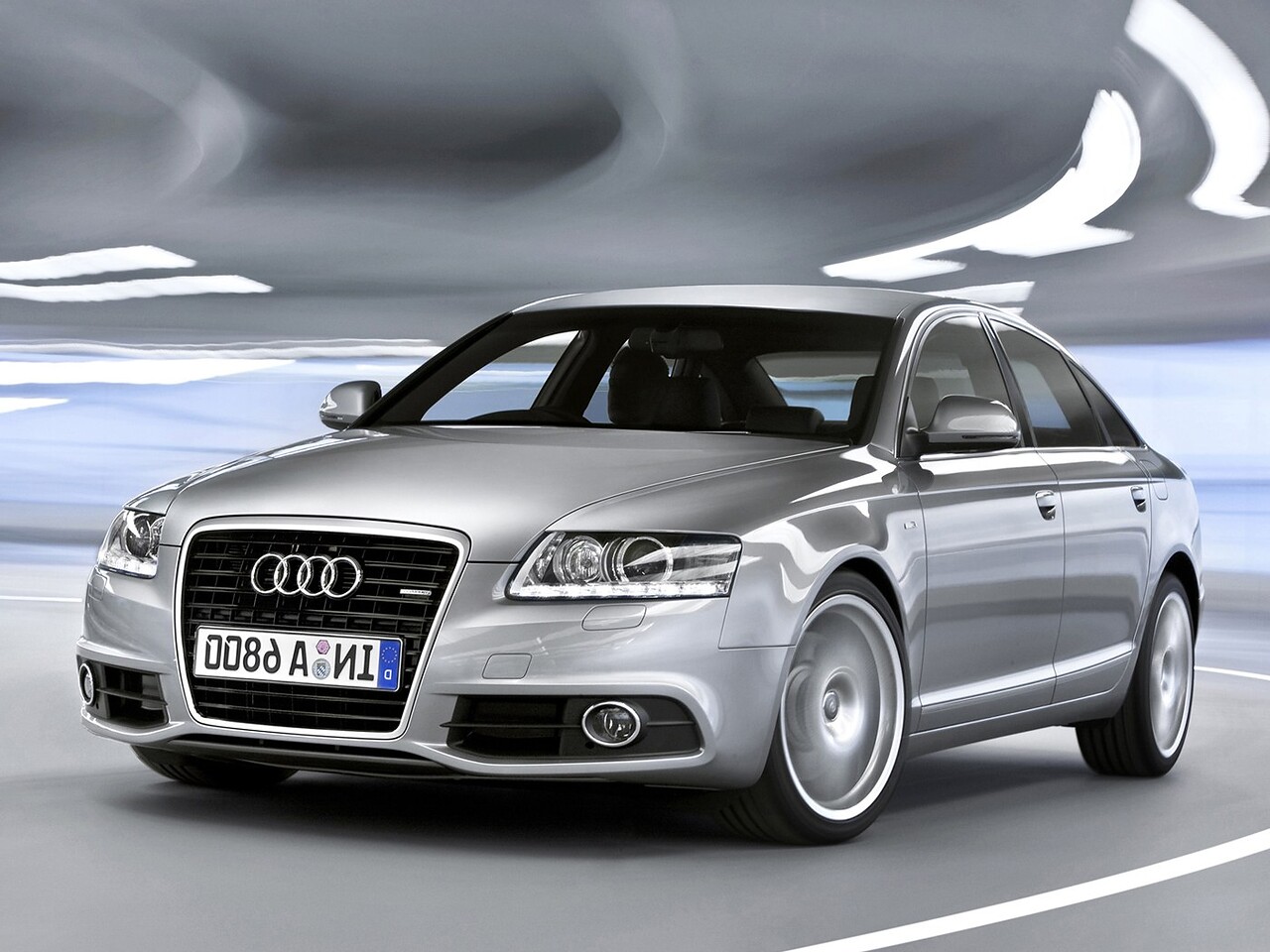 Audi A6 седан 2.0 TFSI AT: вид спереди сбоку
