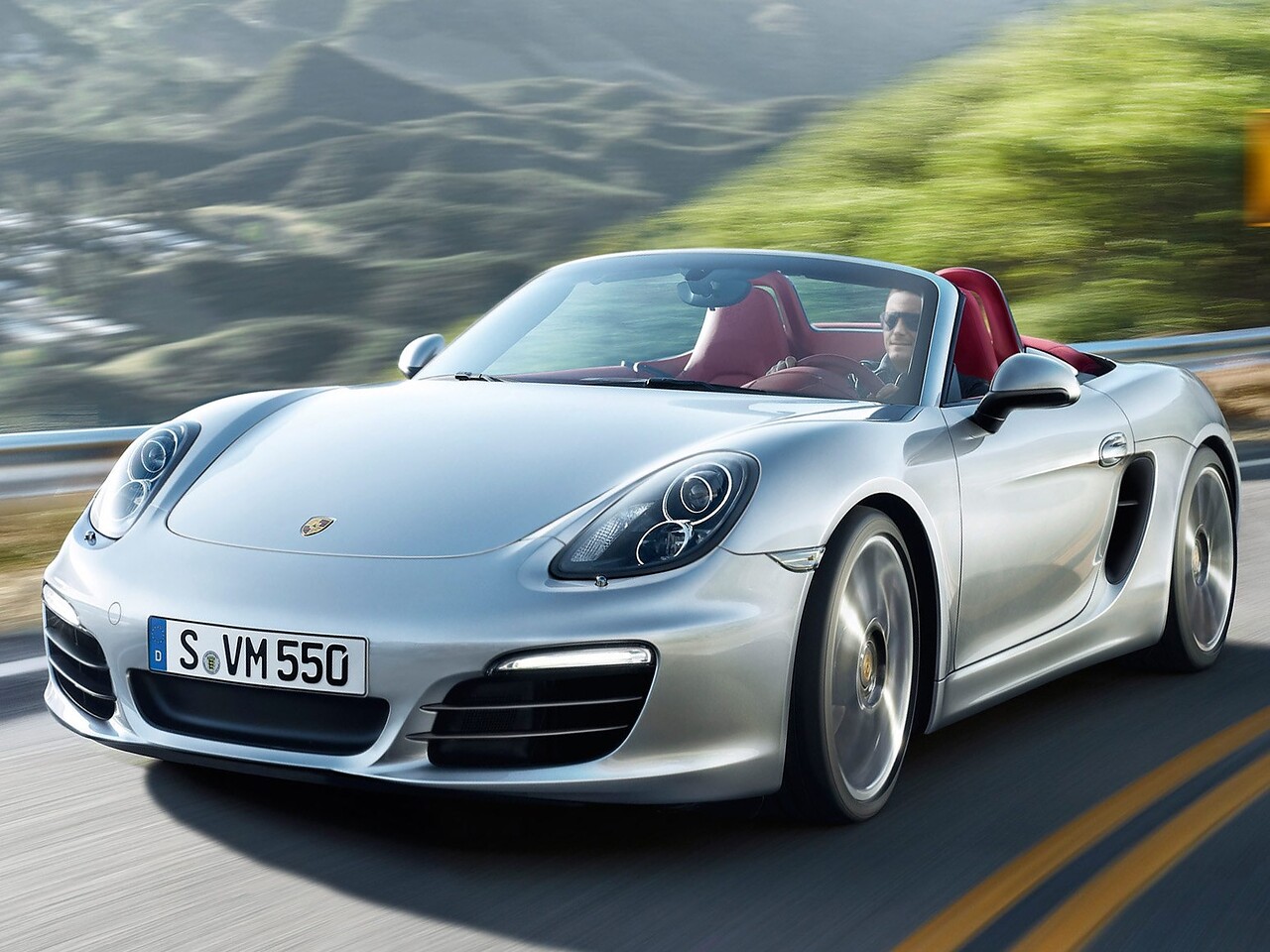 Porsche Boxster S (981, 2012 - 2016 г.в.): Три четверти спереди в движении у побережья