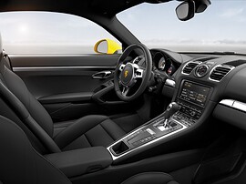 Porsche Cayman 3.4 MT S: Салон при открытой двери