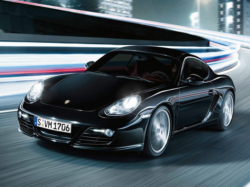 Porsche Cayman 2.9 AT: Три четверти спереди в движении ночью