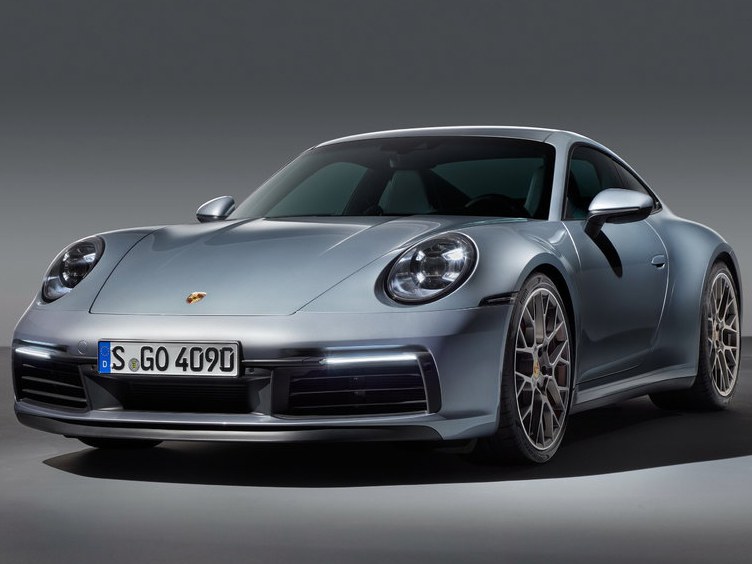 Porsche 911 Carrera купе (992, 2018 - 2022 г.в.): Три четверти спереди в студии