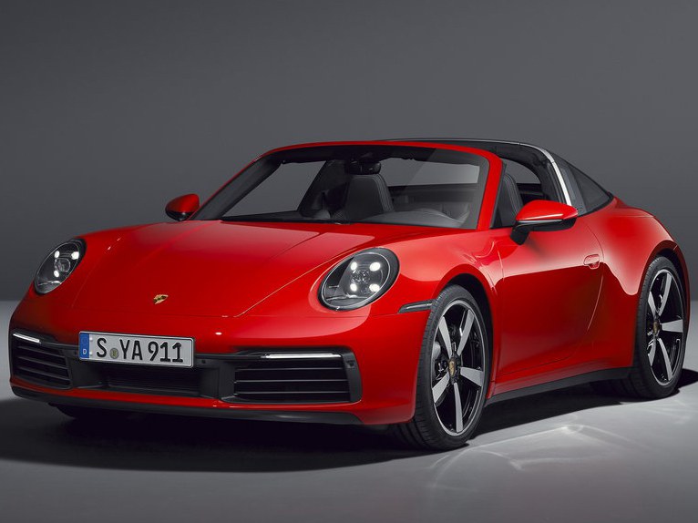 Porsche 911 Carrera кабриолет (992, 2018 - 2022 г.в.): Три четверти спереди в студии