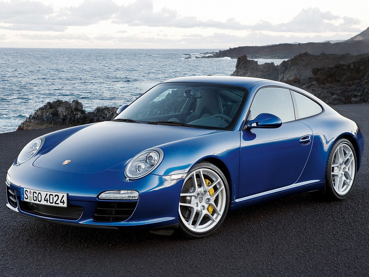 Porsche 911 Carrera S купе (997, 2004 - 2008 г.в.): Три четверти спереди у моря